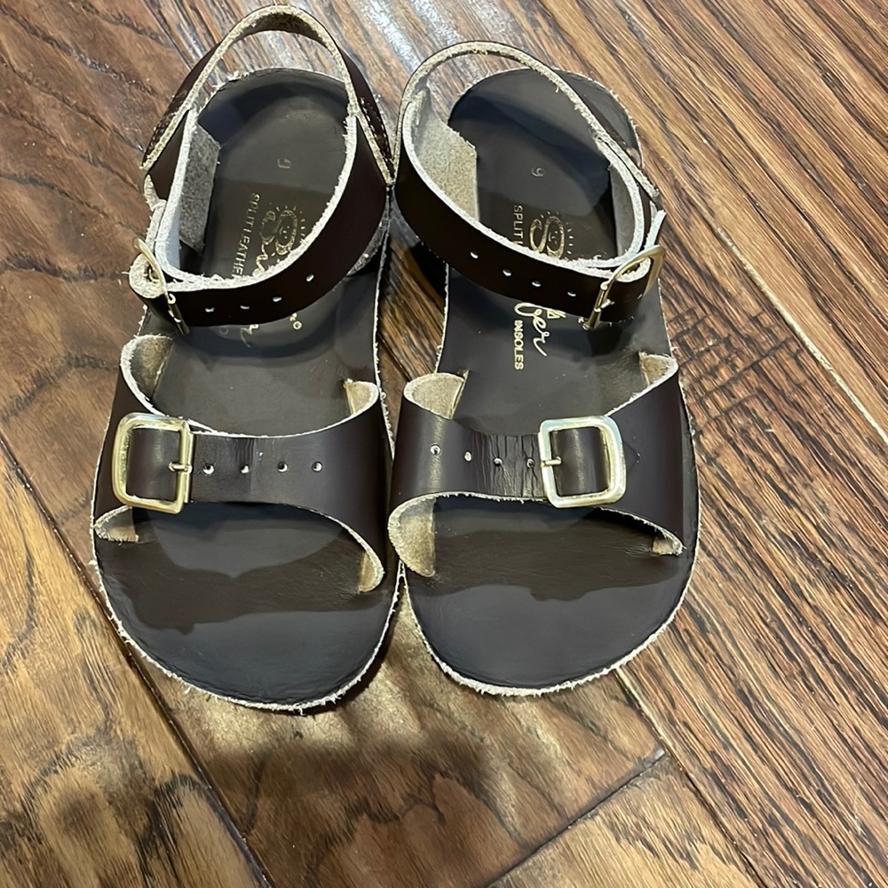 Brown Sun surfer sandals. Size 9. GUC
